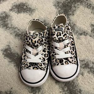 Toddler girl leopard converse
